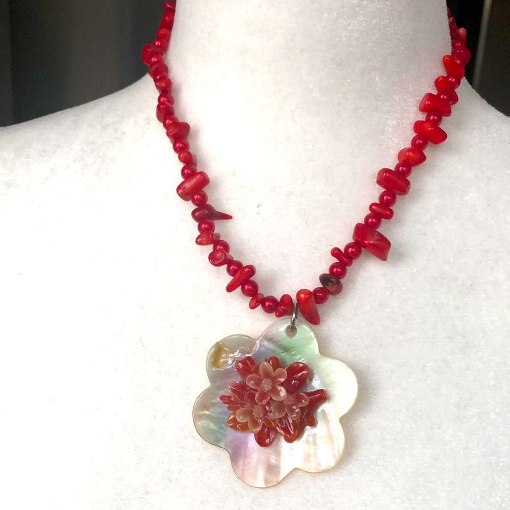 Mother of pearl flower necklace $20
